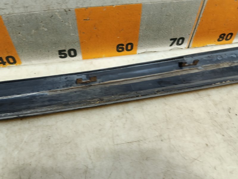 Молдинг лобового стекла