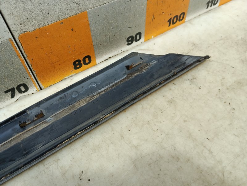 Молдинг лобового стекла