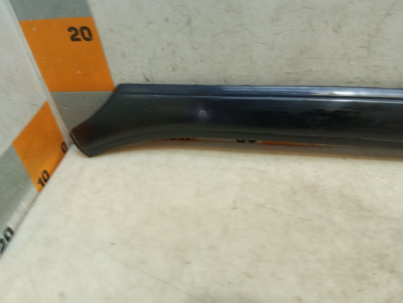 Молдинг лобового стекла