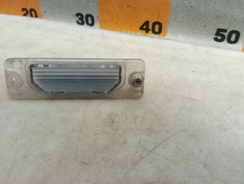 Фонарь подсветки номера