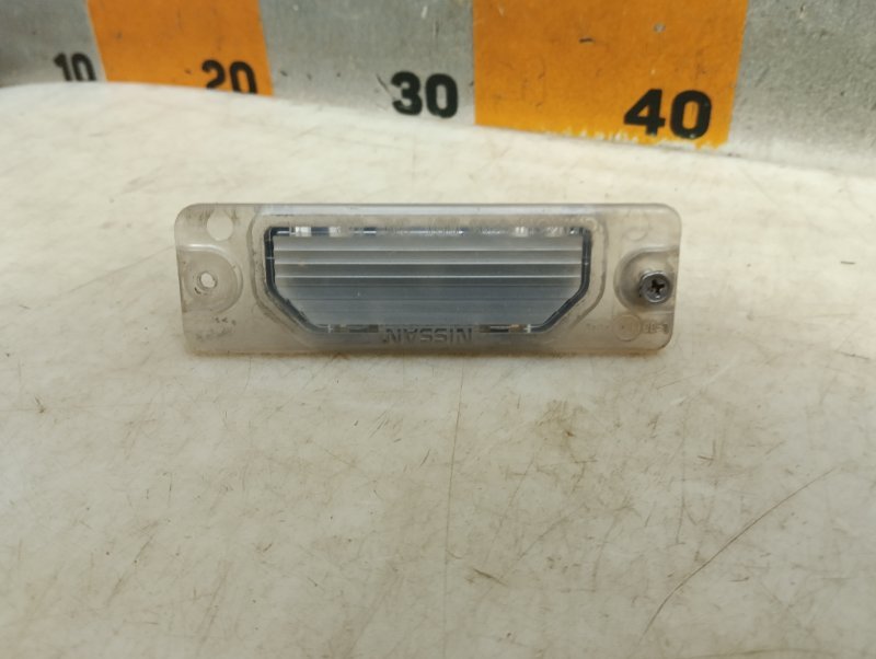 Фонарь подсветки номера