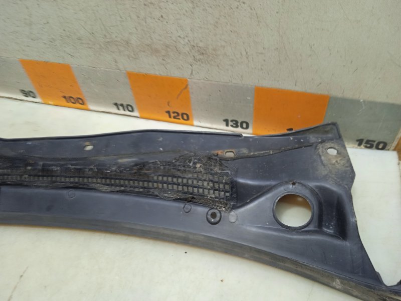 Решетка стеклоочистителей (Жабо)