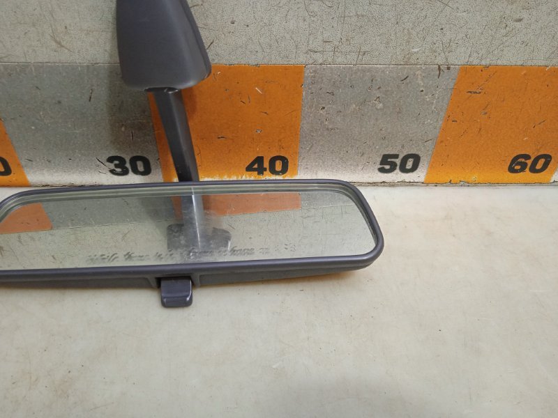 Зеркало заднего вида