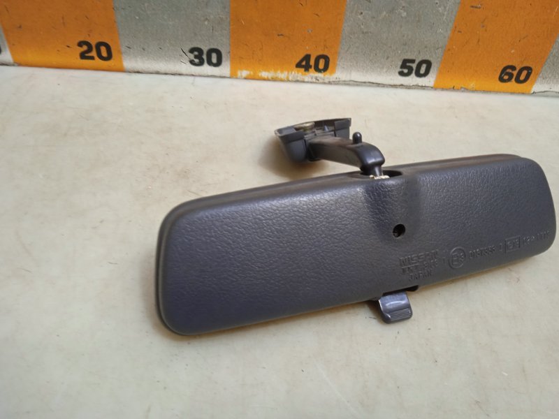 Зеркало заднего вида