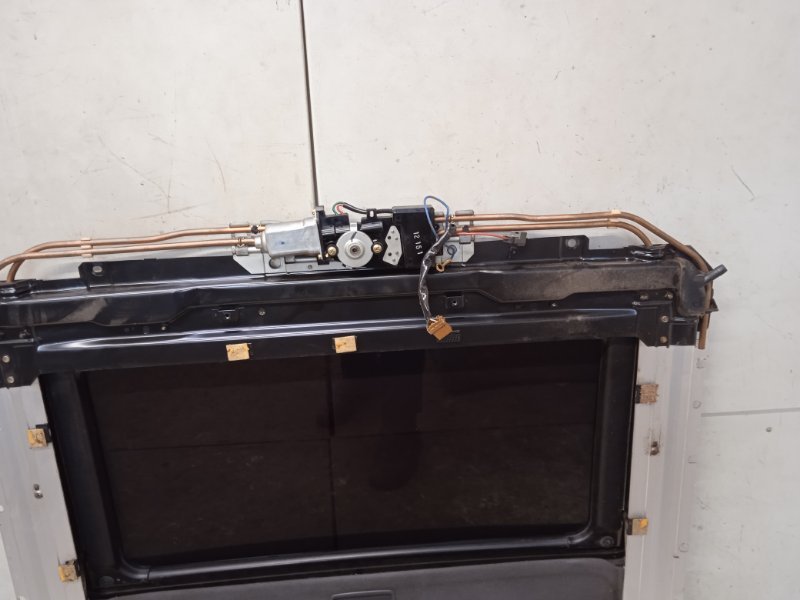 Люк в сборе электрический