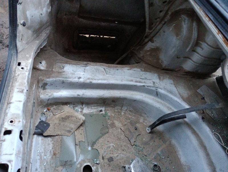 Крыло заднее левое