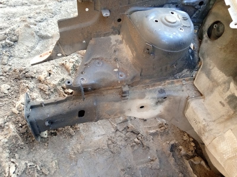 Кузовной элемент
