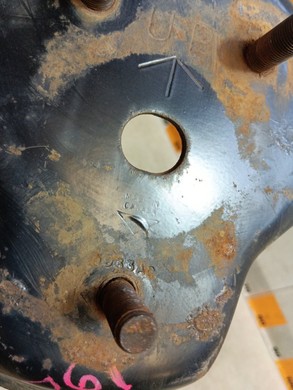 Кронштейн крепления запасного колеса