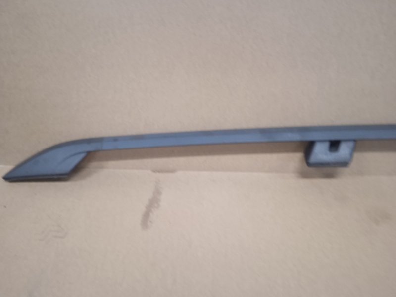 Рейлинг (релинг) правый (планка на крышу)