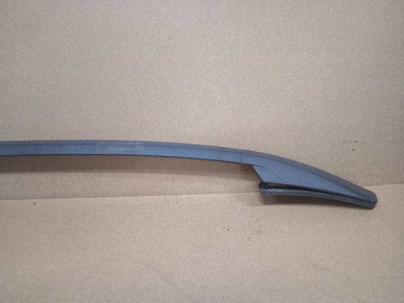 Рейлинг (релинг) правый (планка на крышу)