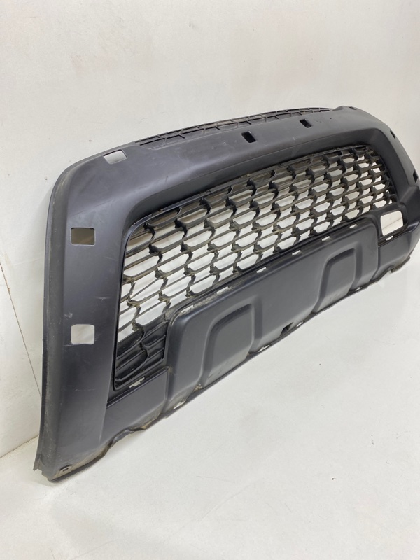 Накладка переднего бампера