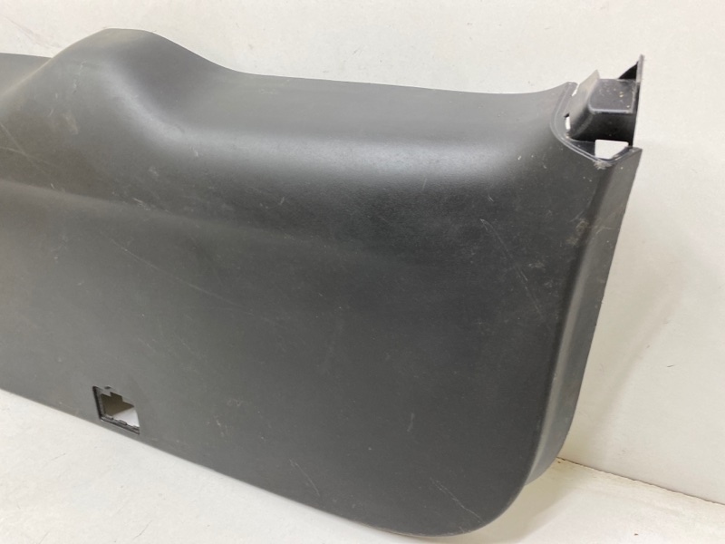 Обшивка двери багажника