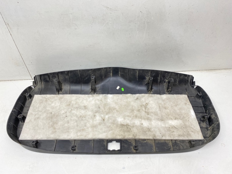 Обшивка двери багажника