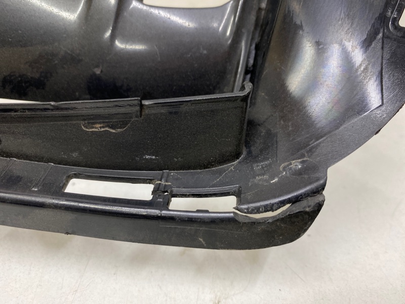 Рамка противотуманной фары левой