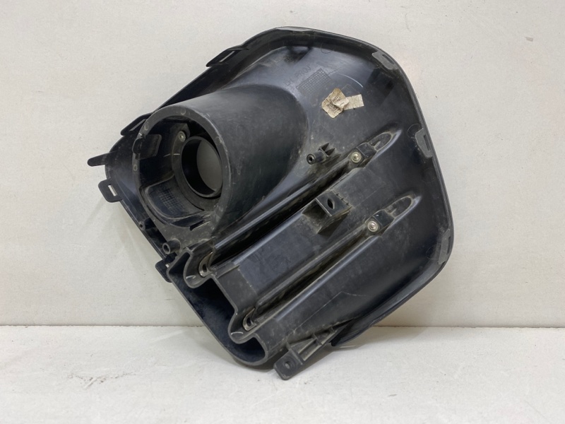 Рамка противотуманной фары левой