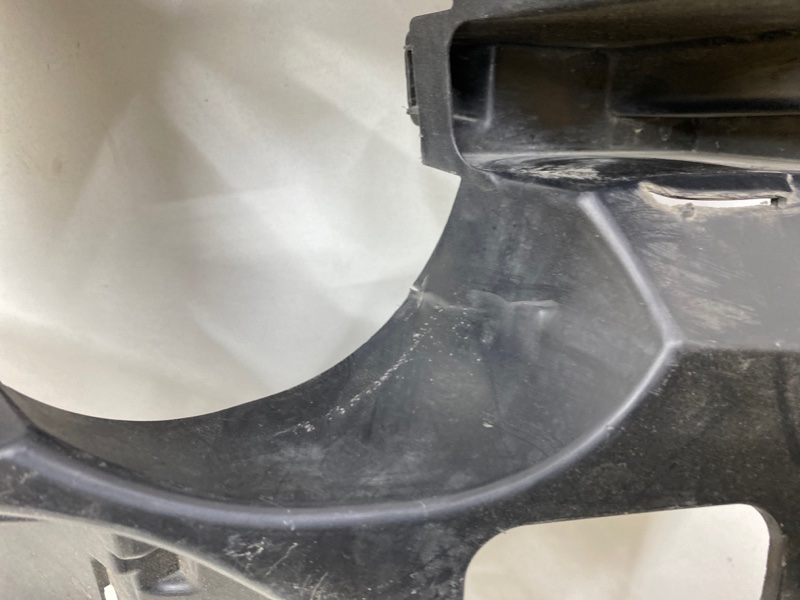 Кронштейн переднего бампера правый