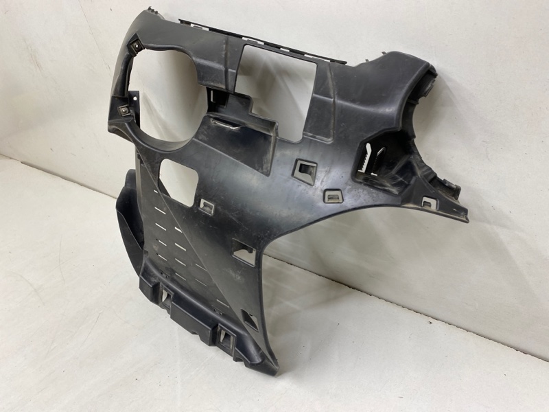 Кронштейн переднего бампера правый