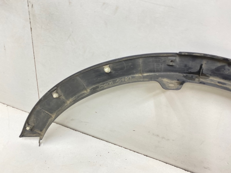 Накладка заднего крыла левого