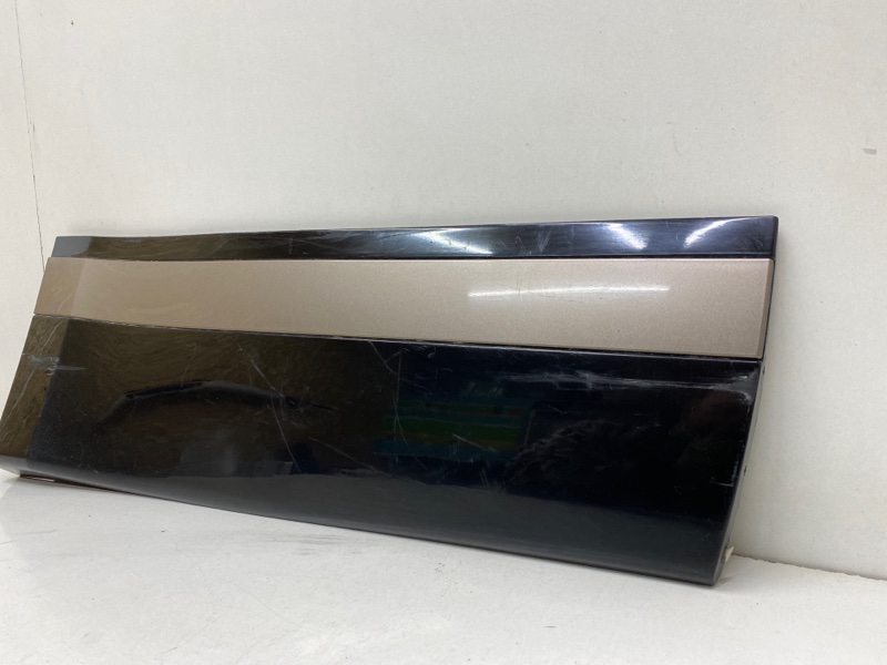 Накладка двери задней правой