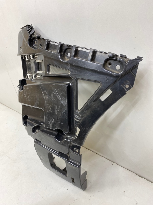 Кронштейн заднего бампера правый