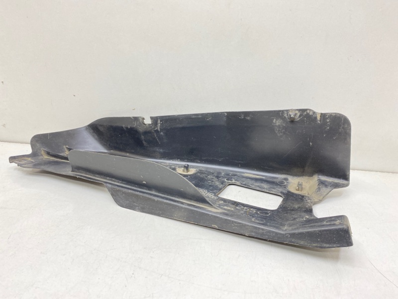 Защита антигравийная левая