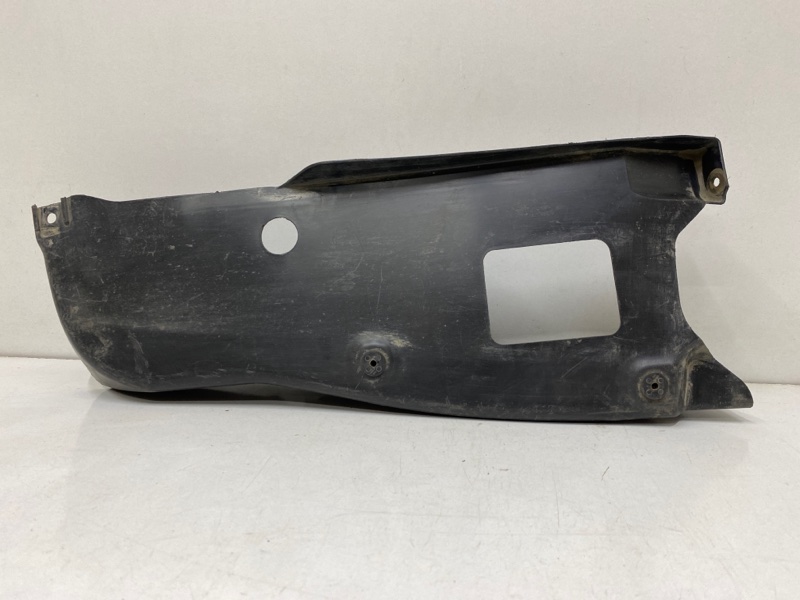 Защита антигравийная левая