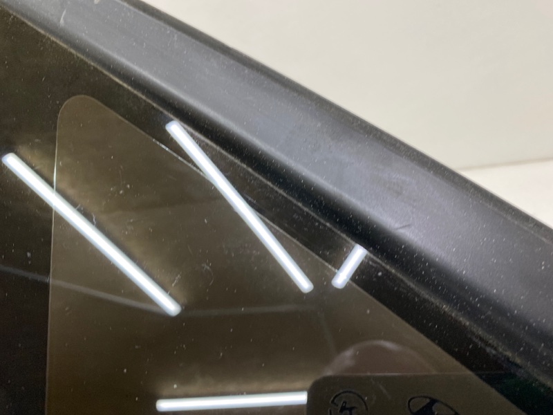 Стекло кузовное глухое левое