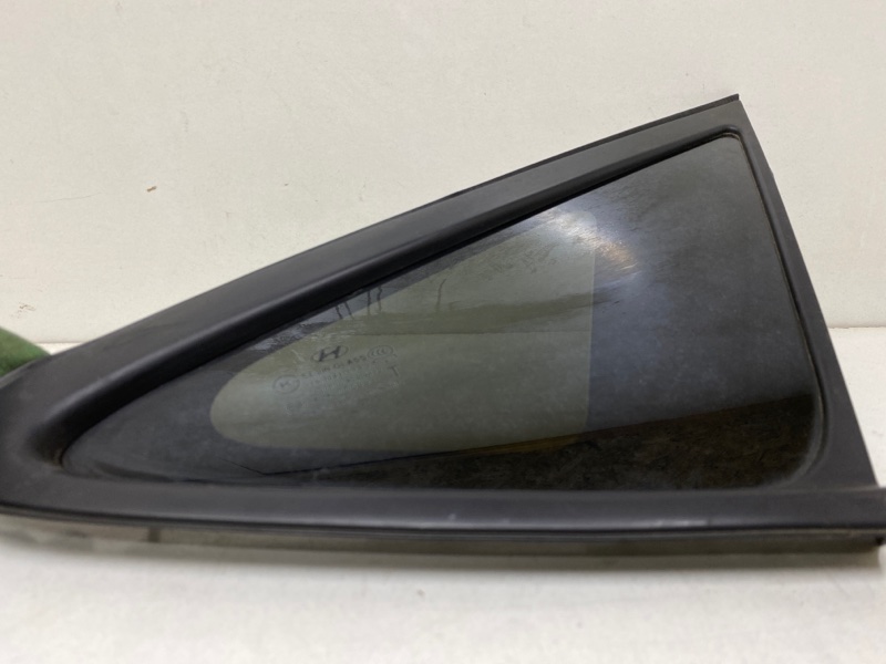 Стекло кузовное глухое правое