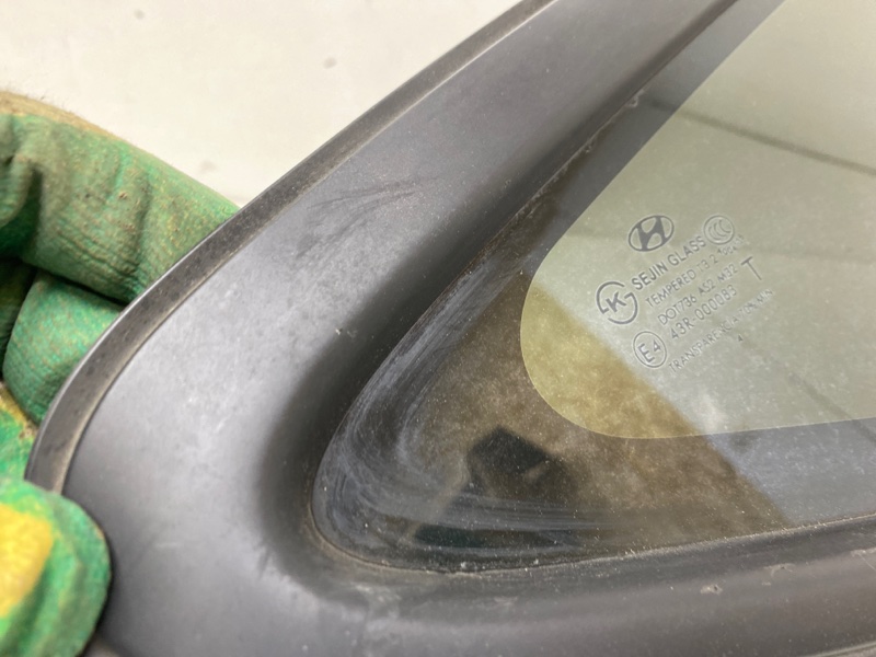 Стекло кузовное глухое правое