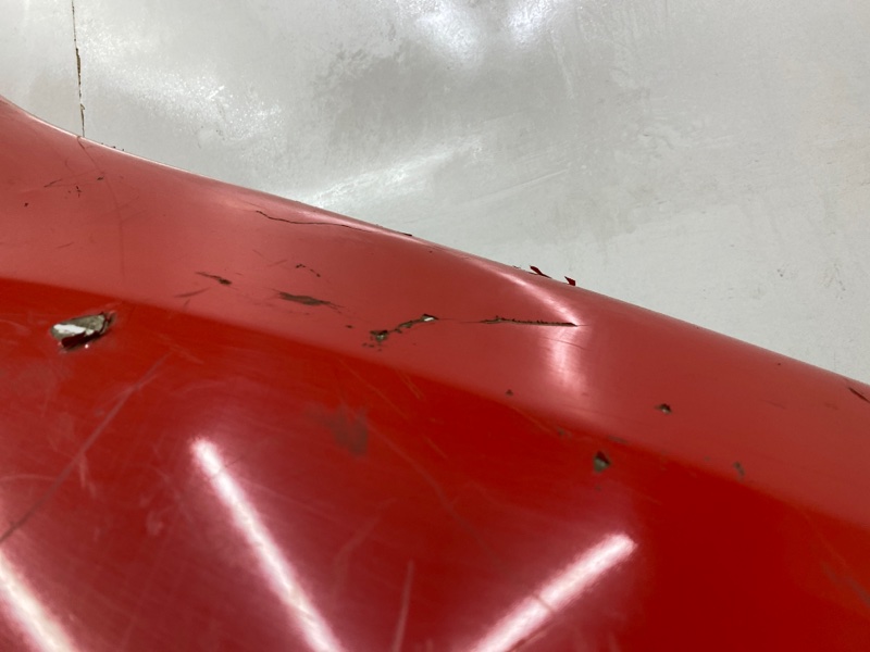 Крыло переднее правое