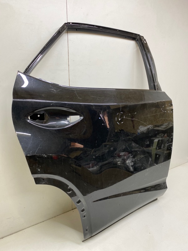 Дверь задняя правая