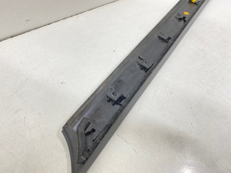 Молдинг лобового стекла