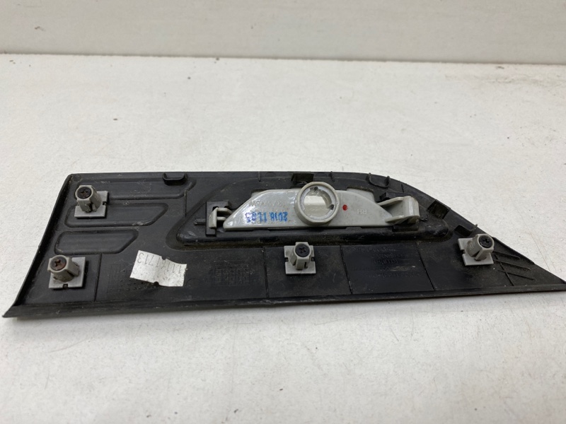 Накладка переднего крыла правого