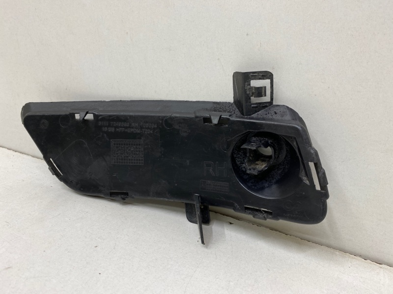 Накладка переднего бампера правая