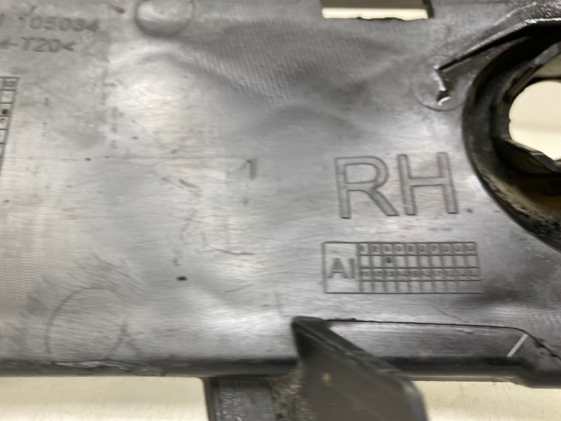 Накладка переднего бампера правая