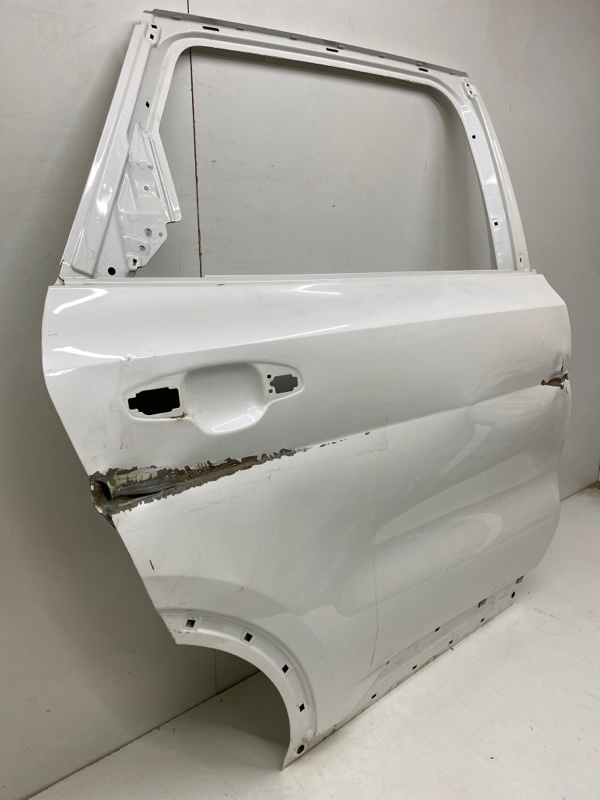 Дверь задняя правая