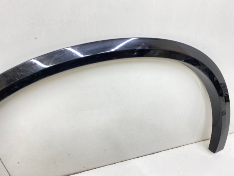 Накладка переднего крыла левого