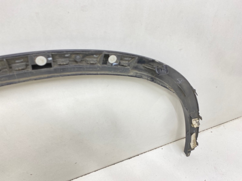 Накладка переднего крыла левого