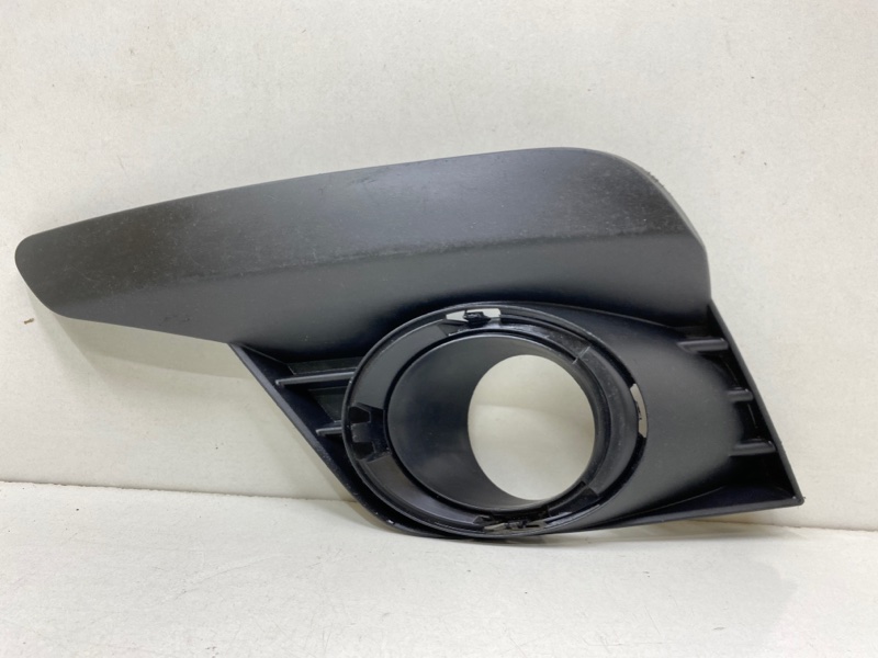 Накладка переднего бампера левая