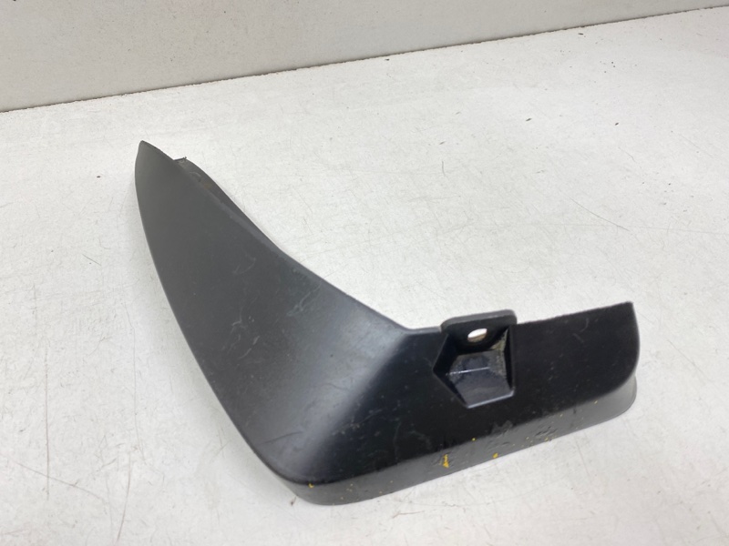 Брызговик задний левый