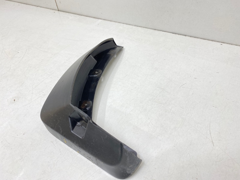 Брызговик задний левый