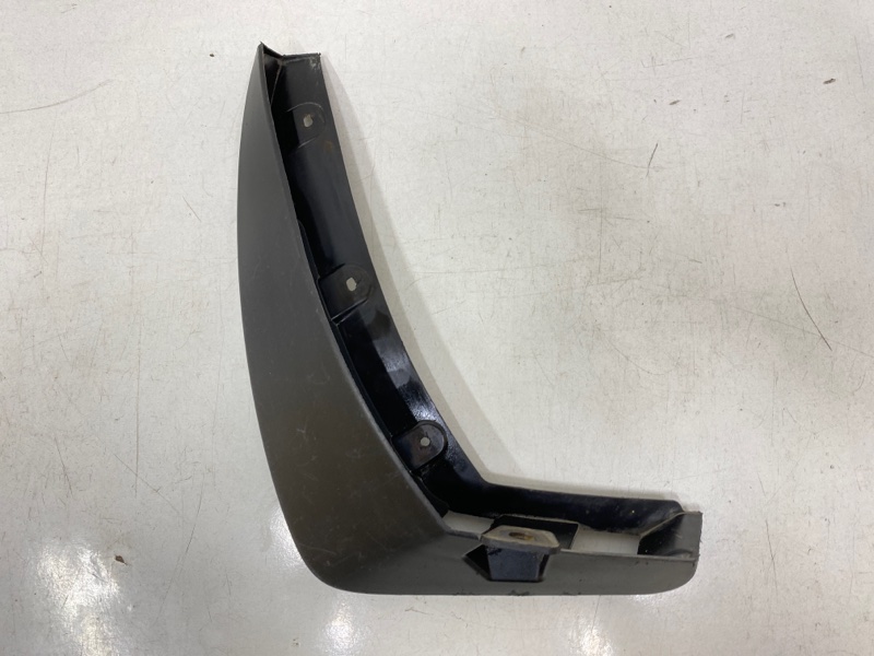 Брызговик задний левый