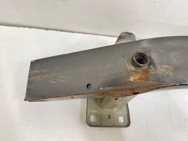 Усилитель переднего бампера