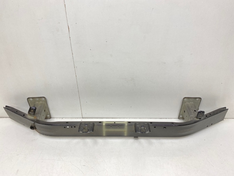 Усилитель переднего бампера