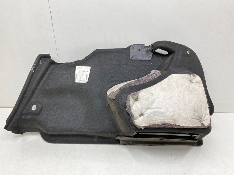 Обшивка багажника