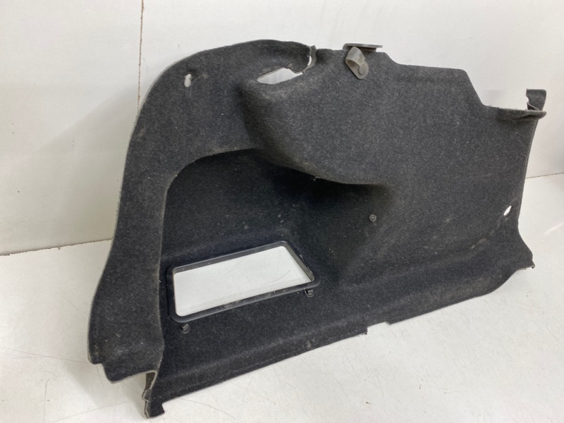 Обшивка багажника