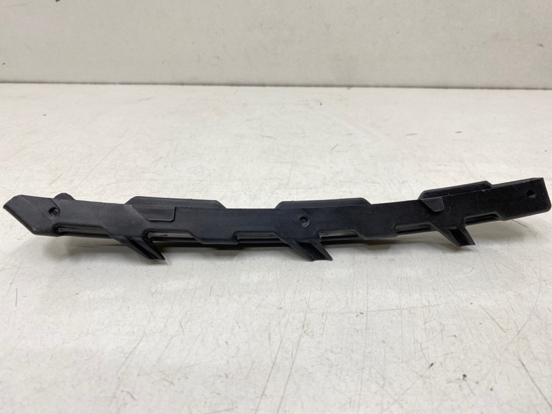 Кронштейн фар правый