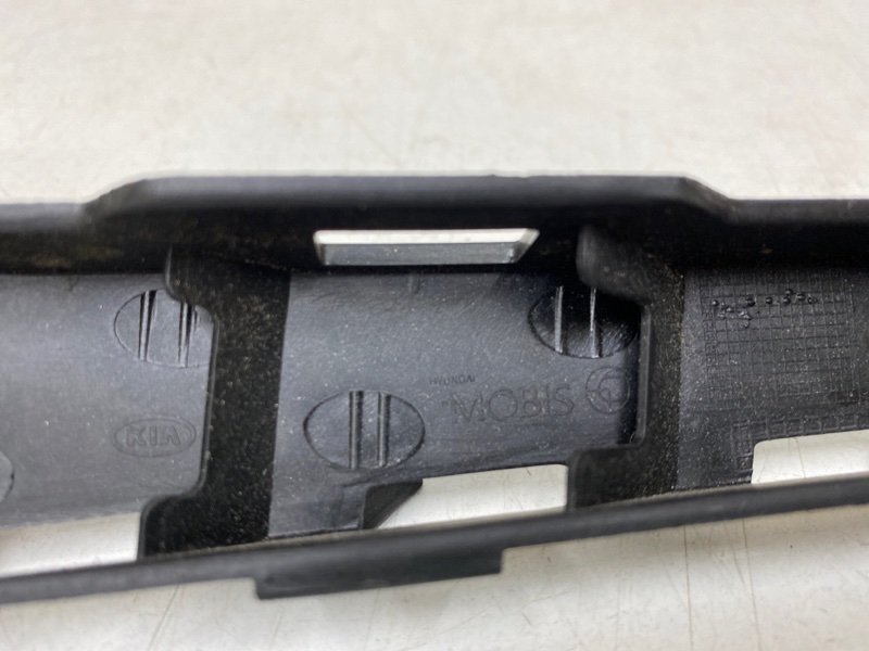 Кронштейн фар правый