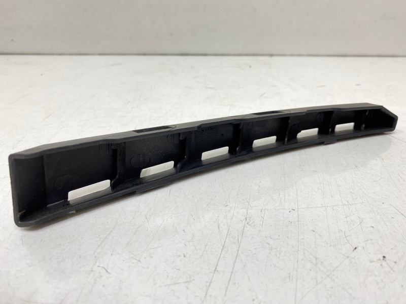 Кронштейн фар правый