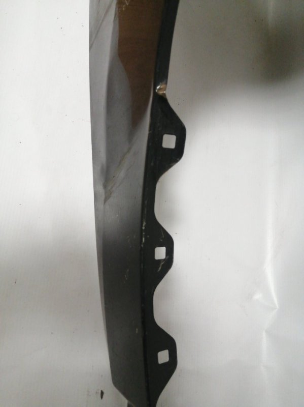 Крыло переднее правое